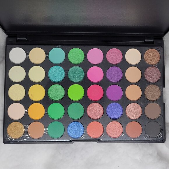 120 Color | Elevated Range | Eyeshadow Palette - Picture 3 of 8